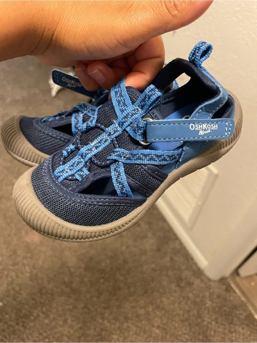 OshKosh B'gosh Kids Navy and Light Blue Sandals